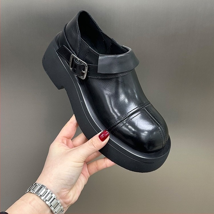 Női loaferek kerek orrú, felsőrész szuper rostból, középmagas sarkú 3–5 cm, vastag sarok, gumi talp