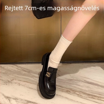 Koreai stílusú slip-on loaferek, kerek orrú, felső rész másodlagos bőrből, 3-5 cm sarok, gumírozott talp