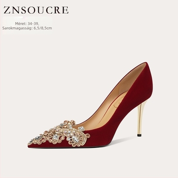 Esküvői bankett cipő – hegyes orr, nubuk felső rész, 6–8 cm magas stiletto sarok, talp báránybőr