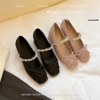 Szatén Mary Jane cipők strasszos pánttal, csatos záródású, 6–8 cm sarok, báránybőr belsővel