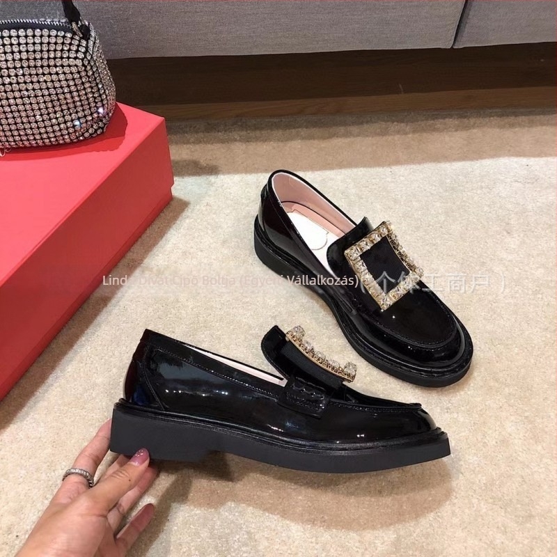 Női loaferek slip-on, alacsony boka, vastag gumírozott talp, 3–5 cm sarok, kerek orr