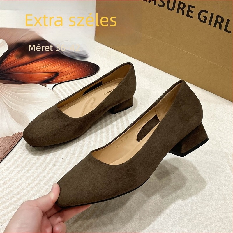 Női cipő köves, négyszögletes orr, szatén felsőrész, 3–6 cm-es vastag sarok, gumitalp