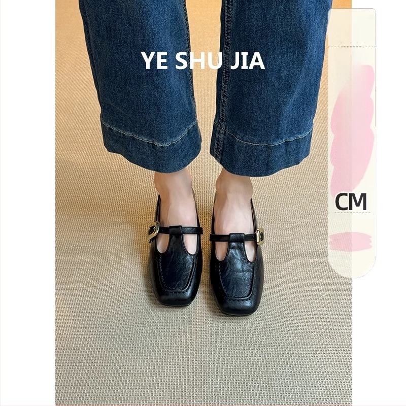 Mary Jane cipők bőrből, belső juhbőr, négyszögletes orrú, csattal záródó