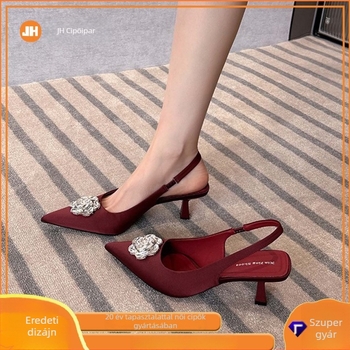 Női magassarkú cipő strasszos kaméliával, orrhegyes, vékony sarkú 6–8 cm, PU felsőrész, gumi talp
