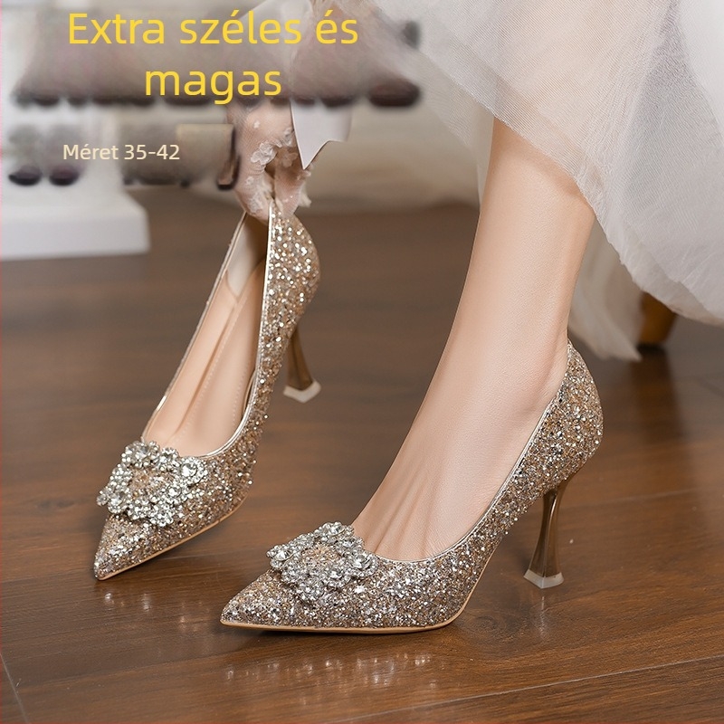 Esküvői cipő hegyes orrú, felsőrész mikroszálas, 6–8 cm magas sarkú, gumírozott talp, alacsony boka