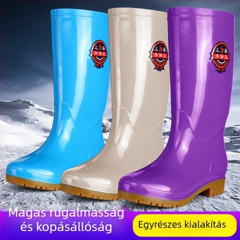 Női esőcsizmák, magasan érő szár, csúszásmentes talp, alacsony sarok 1–3 cm, műanyag felső rész