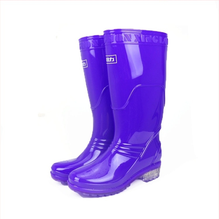 Női esőcsizmák - magas szárú, vízálló PVC felsőrész, alacsony sarkú 1–3 cm