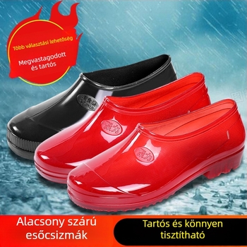 Női esőcsizmák, PVC felsőrész, alacsony szár, 1–3 cm-es alacsony sarok, csúszásmentes talp, gyorsan száradó