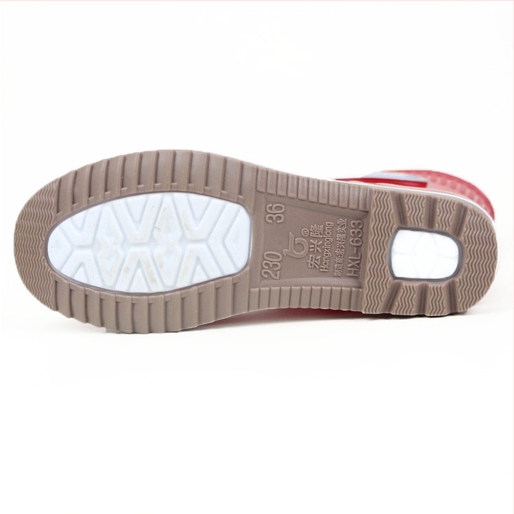 Női PVC esőcsizma, vízálló, rövid szár, alacsony sarka 1-3 cm, PVC felső rész, minden évszakra