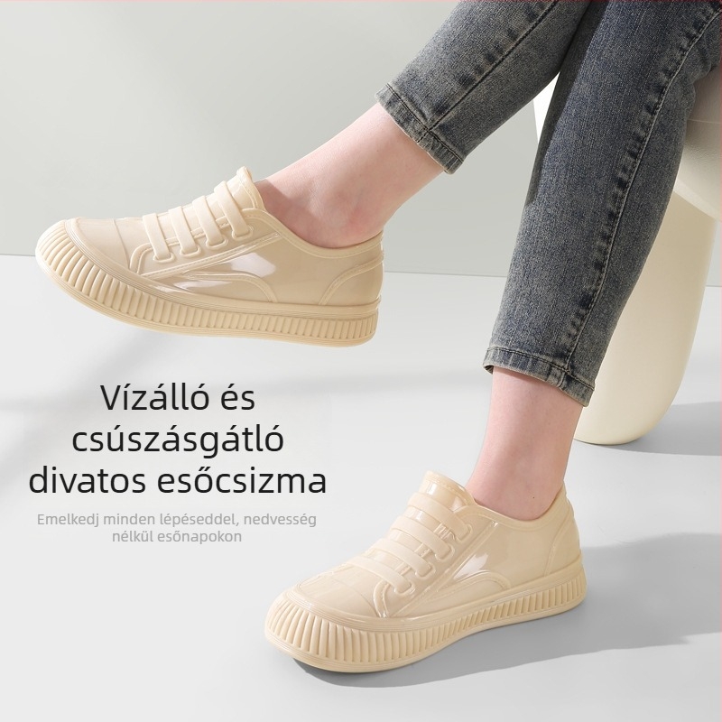 Női PVC esőcsizma, alacsony szárú, vastag talp, lapos sarok, slip-on zárás, tavasz–őszre