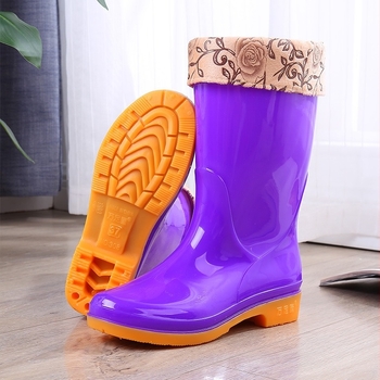 Női PVC esőcsizmák, középmagas szár, alacsony sarkú 1–3 cm, egyszínű, négy évszakos viselet
