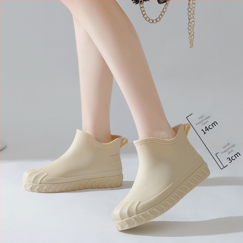Női esőcsizma, PVC felsőrész, alacsony sarok (1–3 cm), rövid szár, fleece-bélés