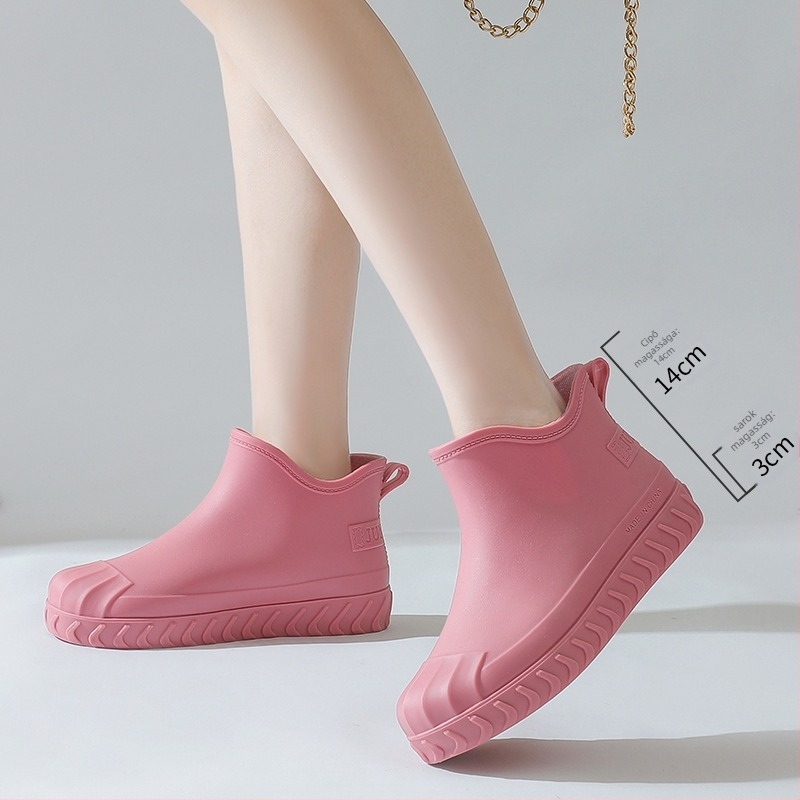Női esőcsizma, PVC felsőrész, alacsony sarok (1–3 cm), rövid szár, fleece-bélés