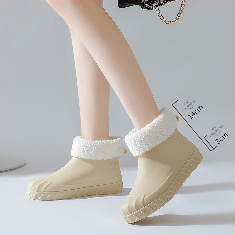 Női esőcsizma, PVC felsőrész, alacsony sarok (1–3 cm), rövid szár, fleece-bélés