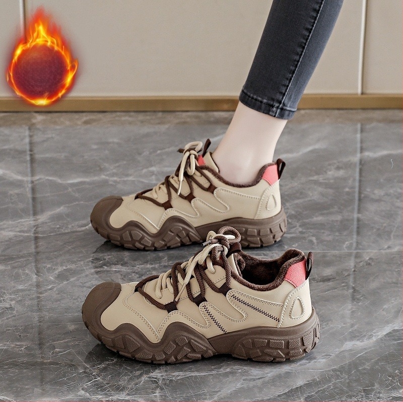 Női retro dad shoes — fleece béléssel, felsőrész: szintetikus bőr, belső hálós bélés, PVC talp, fűzővel