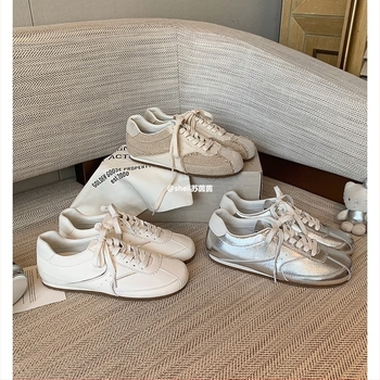 Női szabadidő sportcipő kerek orrú, 3–5 cm sarkú, gumitalpú, felsőrész szuper rostból, belső talp természetes bőr