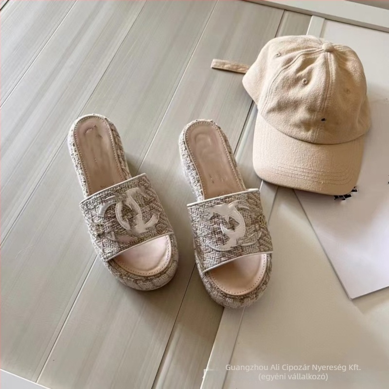 Női hímzett vastag talpú platform surranó, slip-on kivitel, felső: juhbőr; talp: gumi