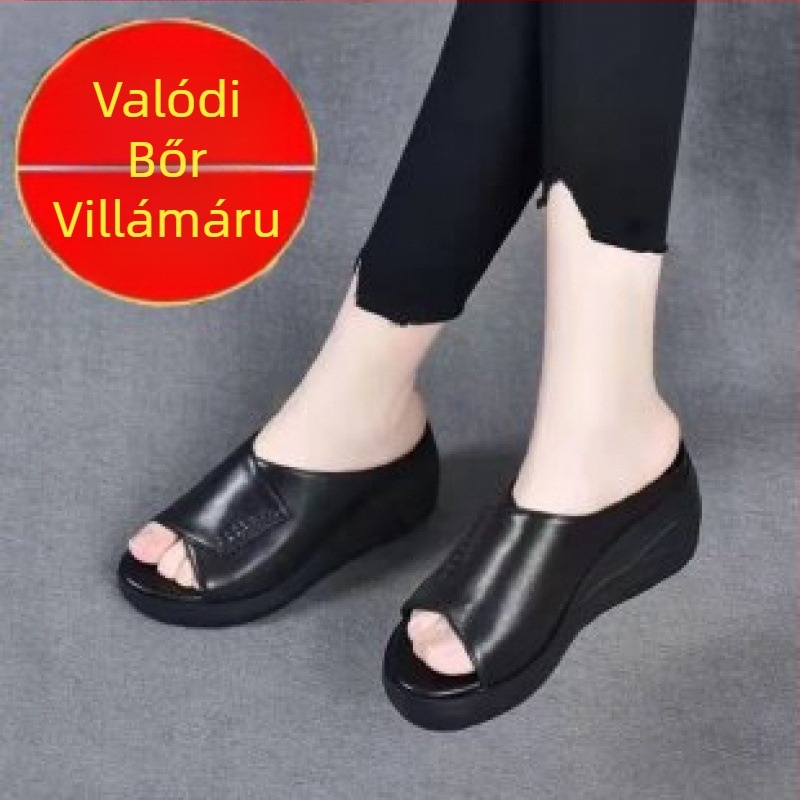 PU gumiból készült klínes papucs, középmagas sarka 3–5 cm