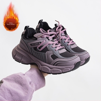 Női téli fleece-bélésű chunky sneaker – felsőrész: műbőr + textil, belső háló, PVC talp, kerek orr, fűzős zárás