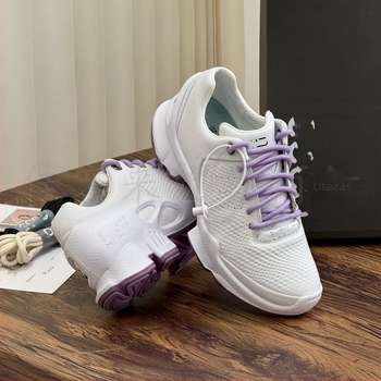 Női túracipő – marhabőr felsőrész, légáteresztő, vízálló, csúszásmentes, kopásálló talp