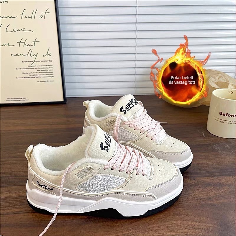 Női mindennapi tornacipő, felsőrész szintetikus plüssből, fűzős zárás, gumitalp Goodyear technológiával, sarokmagasság 0–1 cm