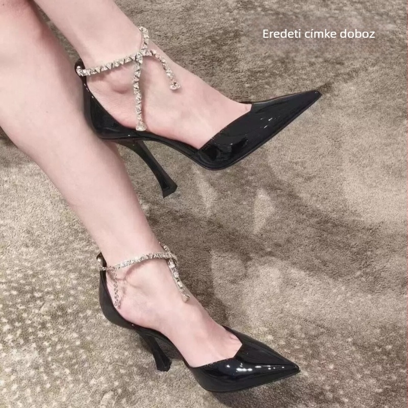 Rhinestone stiletto szandál, egykordozós pánttal, hegyes orrú, tavasz 2025