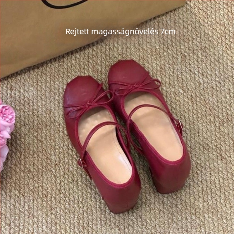 Mary Jane cipők csatos zárású, pigskin felsőrész, belső bőrtalp, vastag sarok 6-8 cm, 7 cm rejtett magasság-növelés