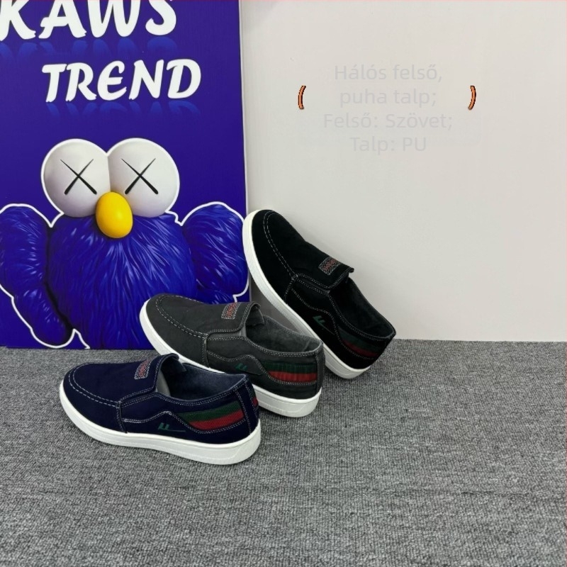Férfi vászoncipők, alacsony profil, kerek orr, PU talp, textil bélés, textil talpbetét, kényelmes, ideális tavaszra és őszre.