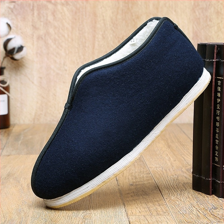 Férfi téli pamutból készült cipő fleece béléssel – hegyes orr, lapos sarok, varrott talp