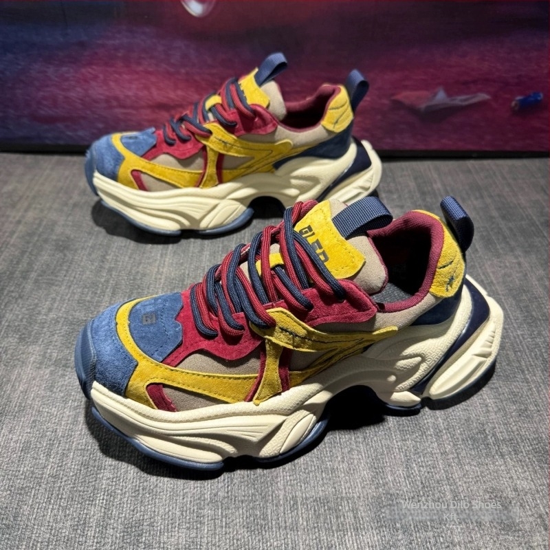 Férfi platformcipő Lycra felsőrésszel, hálós belsővel, gumitalppal, hegyes orrú, fűzős – retro sportos-casual stílusú