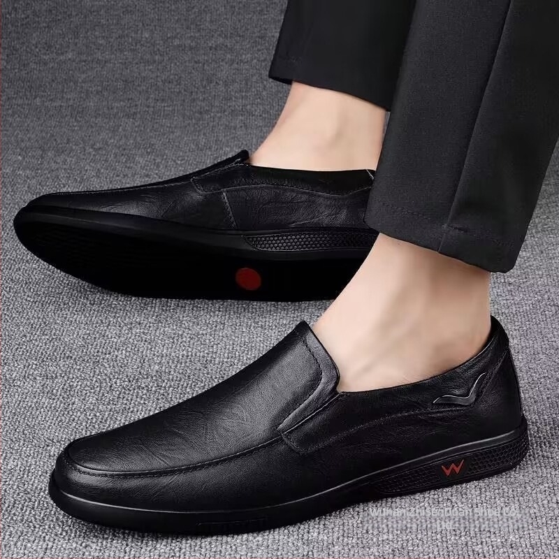 Férfi valódi bőr Slip-On loaferek, puha gumírozott talppal, felsőrész split bőrrel, PU talpbetét és bélés, tavasz–ősz viseléséhez