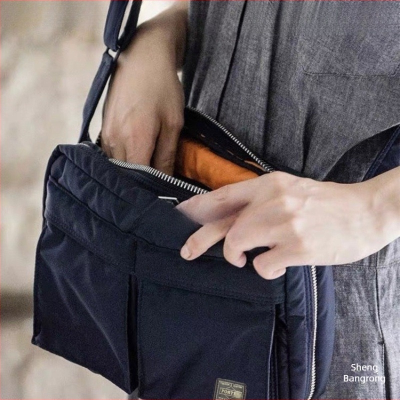 Férfi crossbody táska PU anyagból, belső: szintetikus bőr, kompatibil 8 hüvelykes laptophoz, szabadidős utazásokhoz