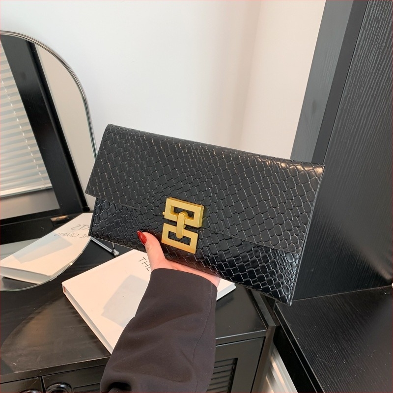 Kis négyzet alakú clutch táska utcai trenddel, PU bőr, mágneses zárás, belső zseb a telefonhoz, poliészter bélés