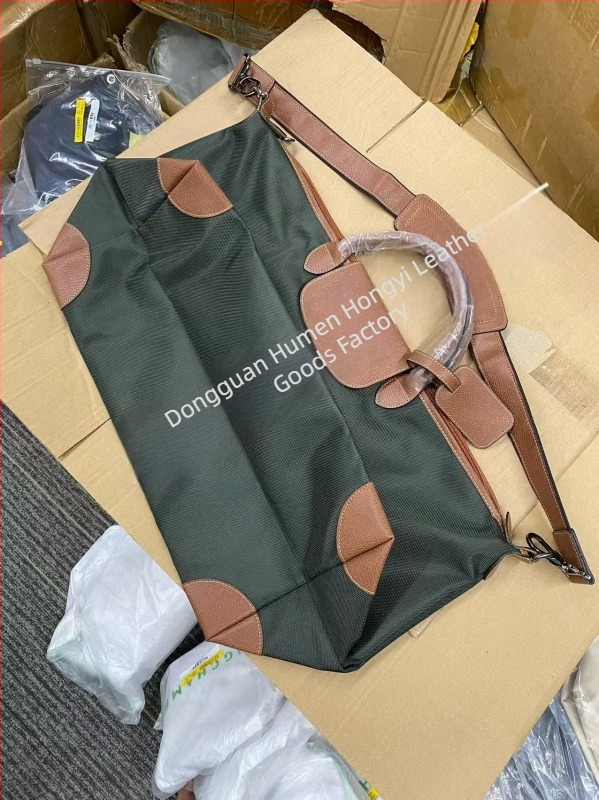 Nylon utazótáska, 36–55L kapacitás, vízálló, kopásálló, bővíthető, uniszex crossbody vállpánttal