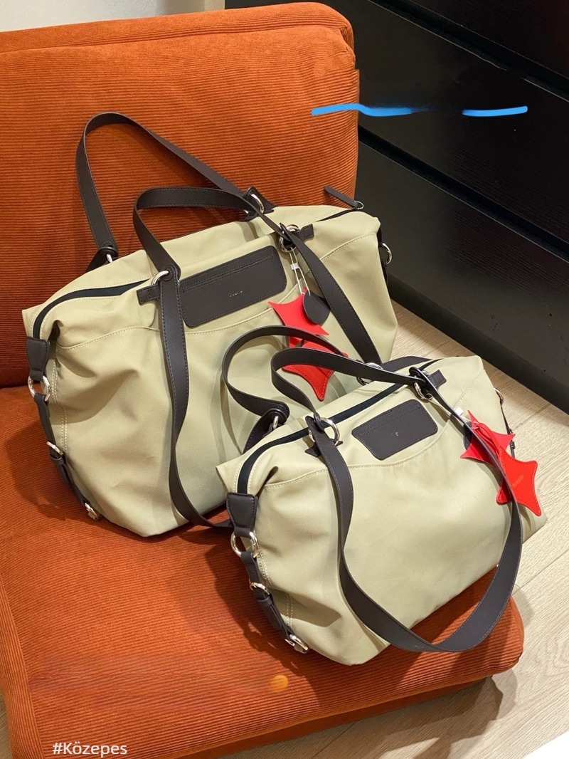 Nylon utazótáska 20 L alatti kapacitással, egyszínű, rövid utazásokhoz, bővíthető és könnyű viselet