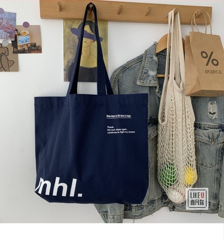 Vászon Tote táska, városi minimalist stílus, nyitott felső rész, belső zsebek telefonhoz és ID-hoz