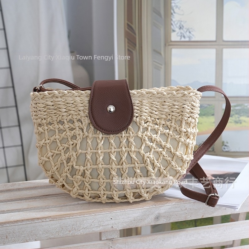 Női nyári szalma táska – fonott beach crossbody, félkör alakú, közepes méret