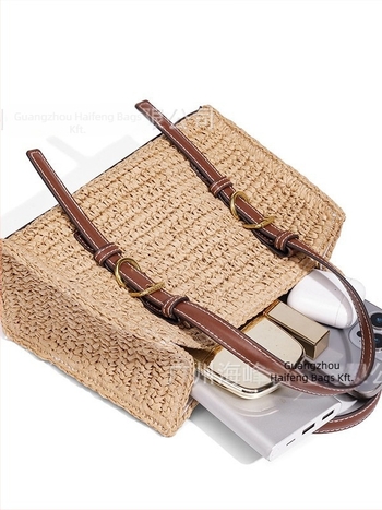 PP szalma anyagú strand táska nyaraláshoz, horizontális négyzet alakú forma, mágneses csat, belső zseb a mobiltelefon számára, poliészter bélés.