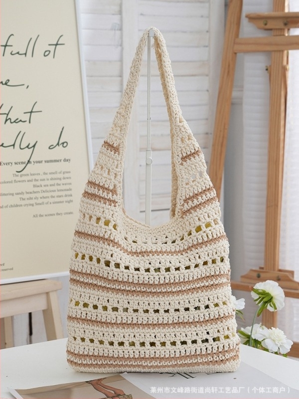 Tote táska szövött szalmából a strandhoz és a mindennapokra | nyitott felső | függőleges téglalap alakú forma | belső zsebek telefonhoz és dokumentumokhoz | dupla vállpánt