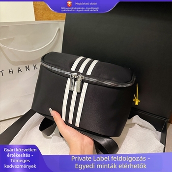 Női nylon crossbody táska, kis méretű, utcai stílus, könnyű, cipzárral zsebbel.