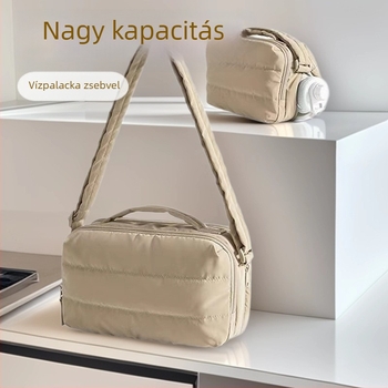 Nylon mini keresztbody kozmetikai táska cipzárral, városi minimalista stílus, függőleges négyzetes forma, belső laminált zseb, egypántos