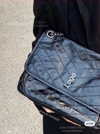 PU bőr crossbody táska, romb mintázat, láncos vállpánt, felső kupakos záródású, belső zsebek: cipzár, telefon és ID zseb