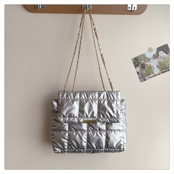 Crossbody táska — vízszintes négyszögletes forma, Oxford anyag, fedős zárás, telefontartó zseb, poliészter bélés, dupla vállpántok