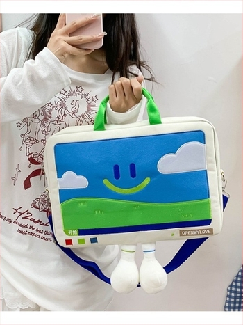 Laptop tároló táska – lopás elleni védelem, bővíthető, tárolható; külső vászon, belső poliészter; anime minta, utcai stílus
