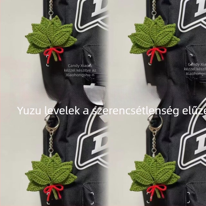 Kézzel horgolt kulcstartó, grapefruitlevél motívummal, gyapjúból, növény- és virágmintázat, eredeti dizájn, táska- és autófüggő