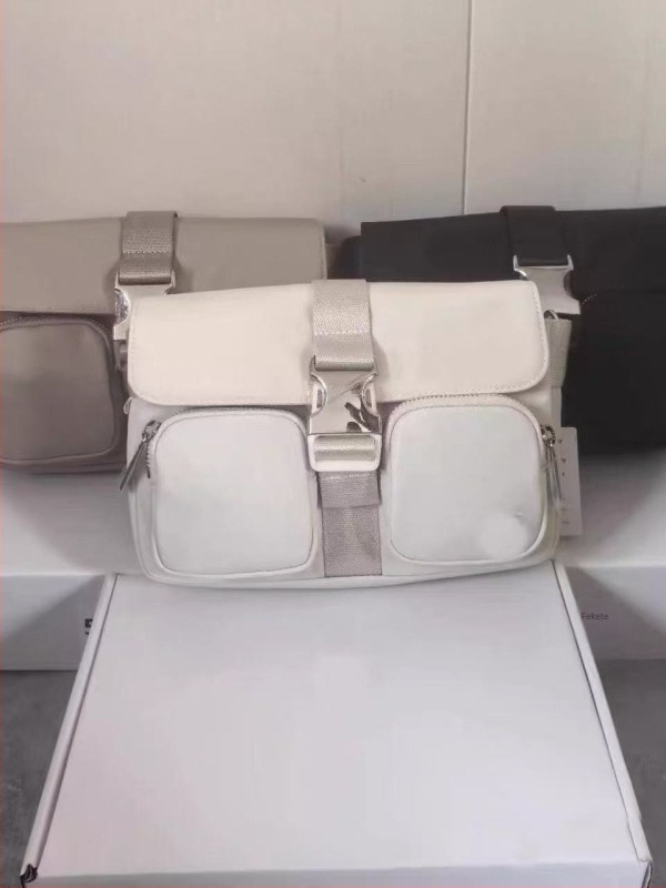 Vízálló nylon crossbody táska egy akkumulátoros/tükör nélküli fényképezőgéphez, görbült vállpánttal