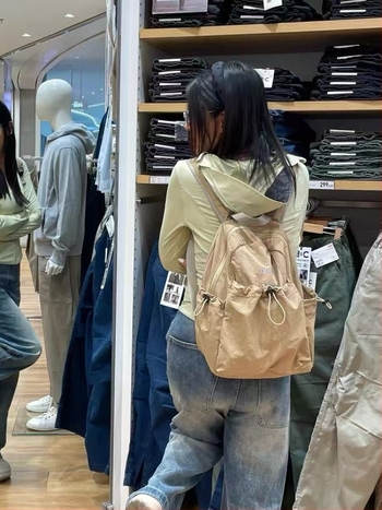 Női könnyű nejlon hátizsák mindennapi szabadidős utazásokhoz, kapacitás kevesebb mint 20 l, 11 colos laptop elfér, görbült vállpántok