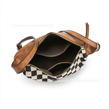 Midsummer női crossbody táska PU bőrből és vászonból, vízszintes négyzet alakú forma, cipzáras záródás, belső zsebek a telefonhoz és dokumentumokhoz