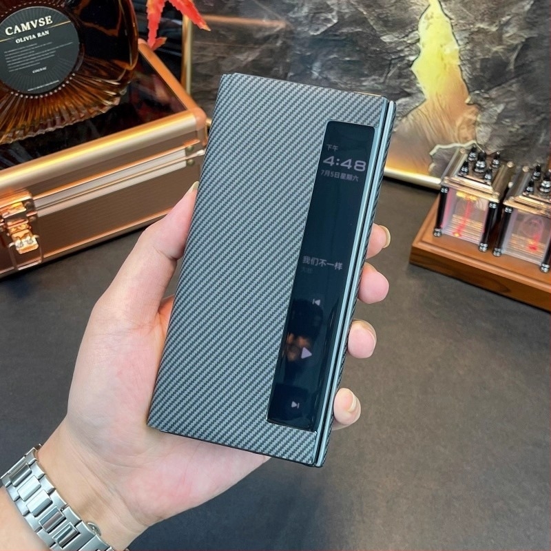 Huawei Matexts Tri-fold mágneses bőrtok karbon szálas textúrával és csuklópántos tartóval