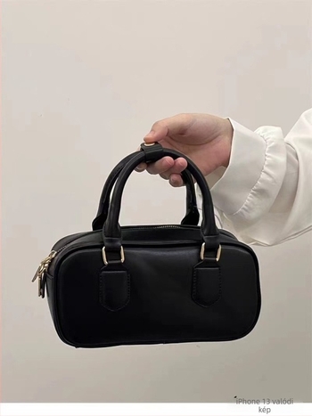 Női kézitáska, kis négyzet alakú táska, PU anyag, cipzáras záródás, poliészter bélés, belső zsebek telefon és ID számára